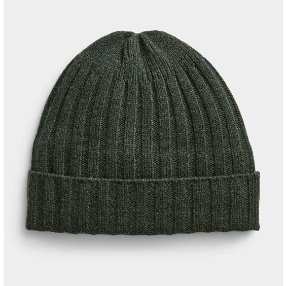 Simons Other - 100% Lambswool Ribbed Olive Green Hat Beanie with Fleece lining